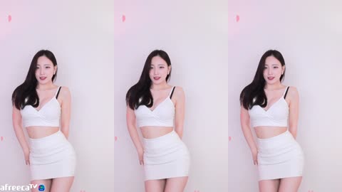 Korean girl sexy dancing in livestreaming 🩰