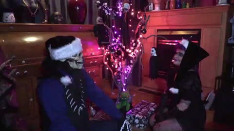 FRANKIE: Scary Creepmas