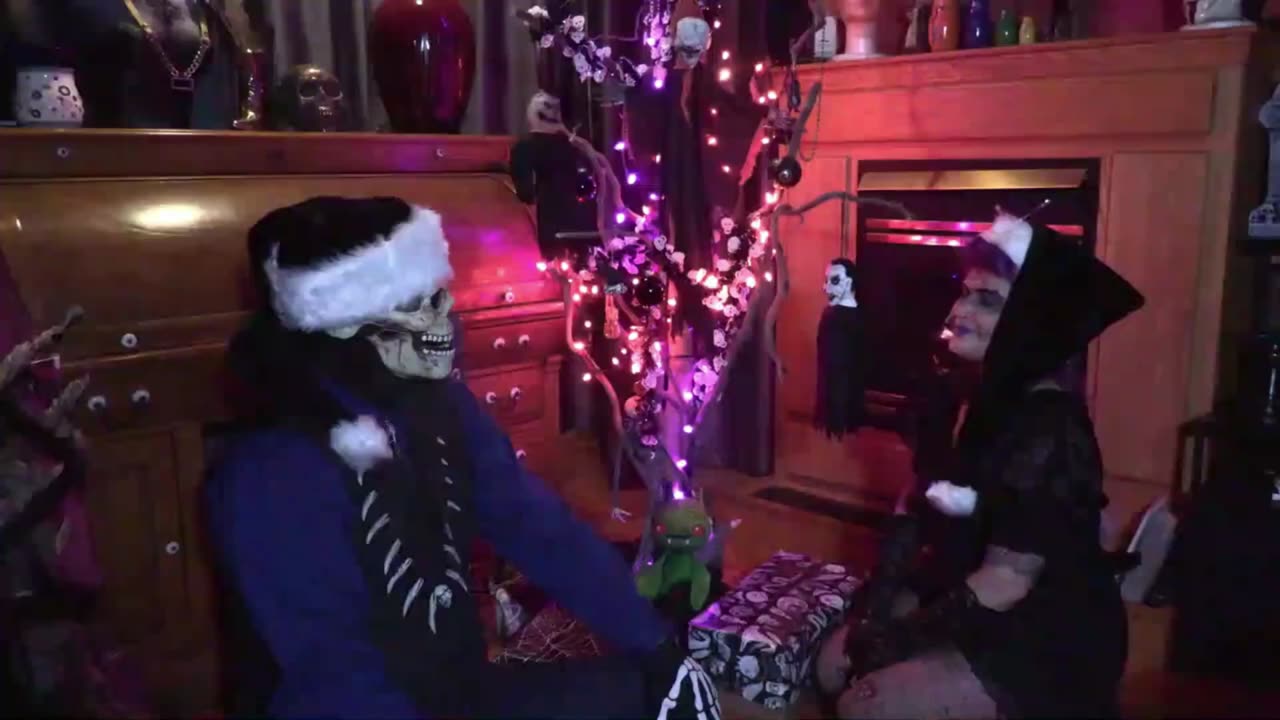 FRANKIE: Scary Creepmas