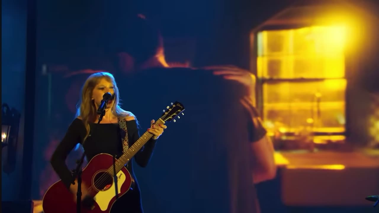 Taylor Swift - all too well ( Live from SNL 2019)