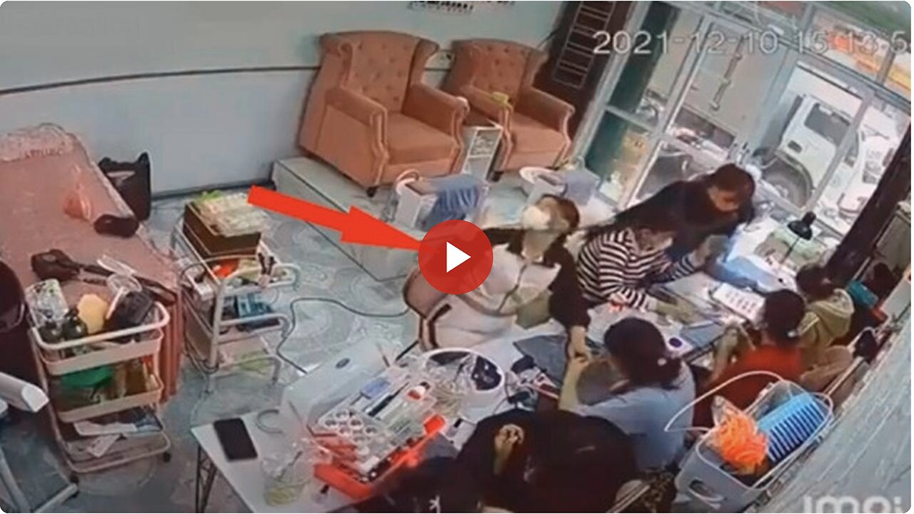 Woman has Seizure after her Phone Flashes - Remember the move "Cell"