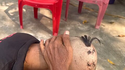Village_Street_Barber_Gives_A_Clean_Head_Shave_In_Bihar___ASMR___Straight_Razor