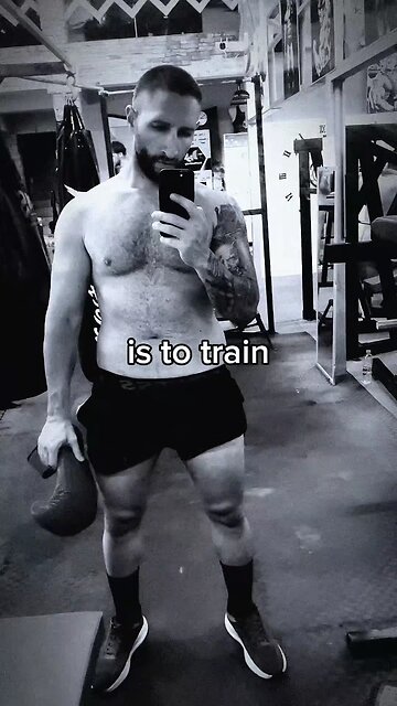 I don’t train for the beach. I train because I’d hate myself if I didn’t. 7 days. No shortcuts.