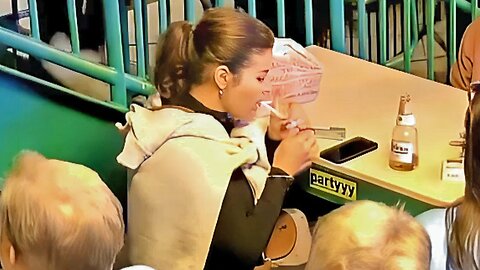 Candid Sexy Smoking Woman 781