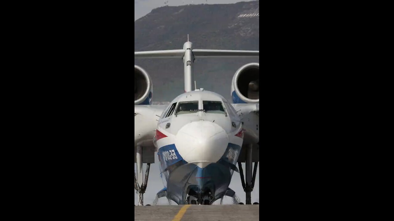 Spectacular Takeoff of the Russian Be-200 Amphibious Aircraft