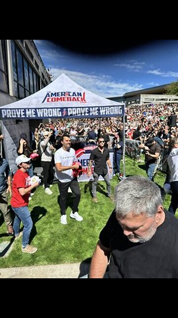 CHARLIE KIRK SHOT AT TPUSA 2ND AMENDMENT SPEECH AT UTAH VALLEY UNIVERSITY❗