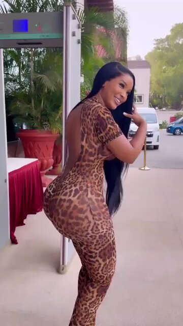 VERY PRETTY 🥰😍 🥰🥰