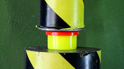 Hydraulic Press Crushing