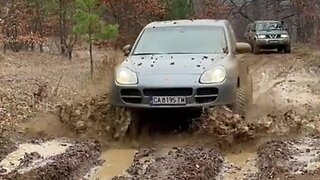 Porsche Cayenne in Mud Off-road 💪