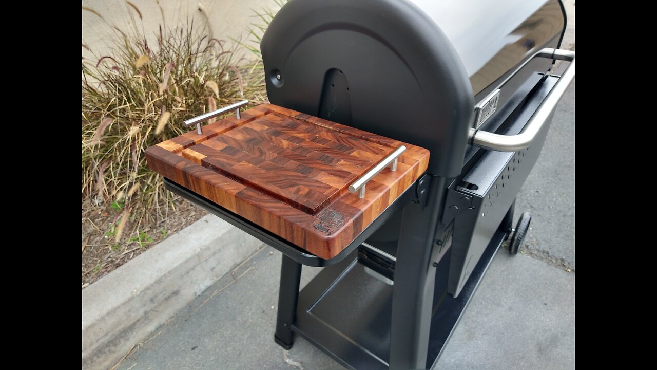 Weber Searwood XL 600 Side Cutting Board! #weber #bbq