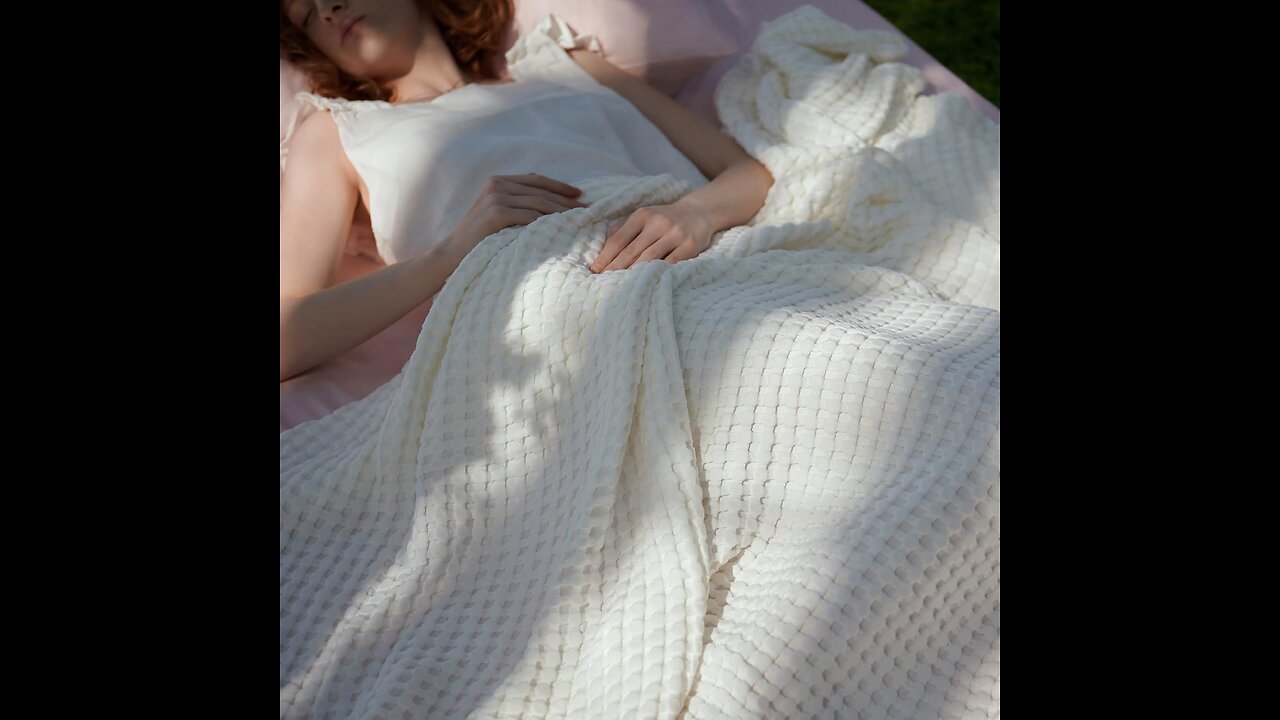 Bedsure Cooling Blanket Lightweight Breathable