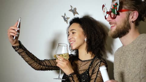Listen to chill music and enjoy wonderful moments with your loved ones P2