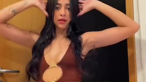 You won’t believe how she moved to this remix 🔥🎶