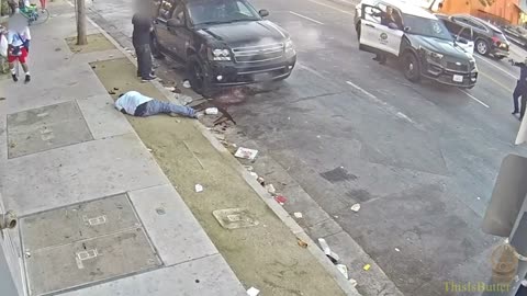 Armed robbery suspect fatally shot by LAPD officers when pointed the gun at officers