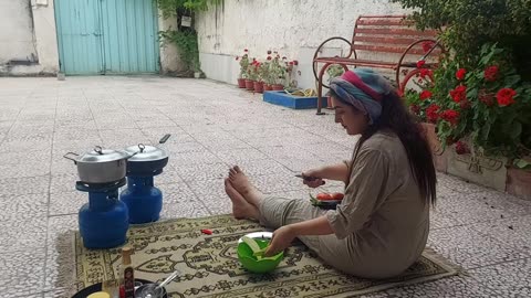 ＂Traditional Countryside Cooking – Village Girl Makes Rice and Chicken＂