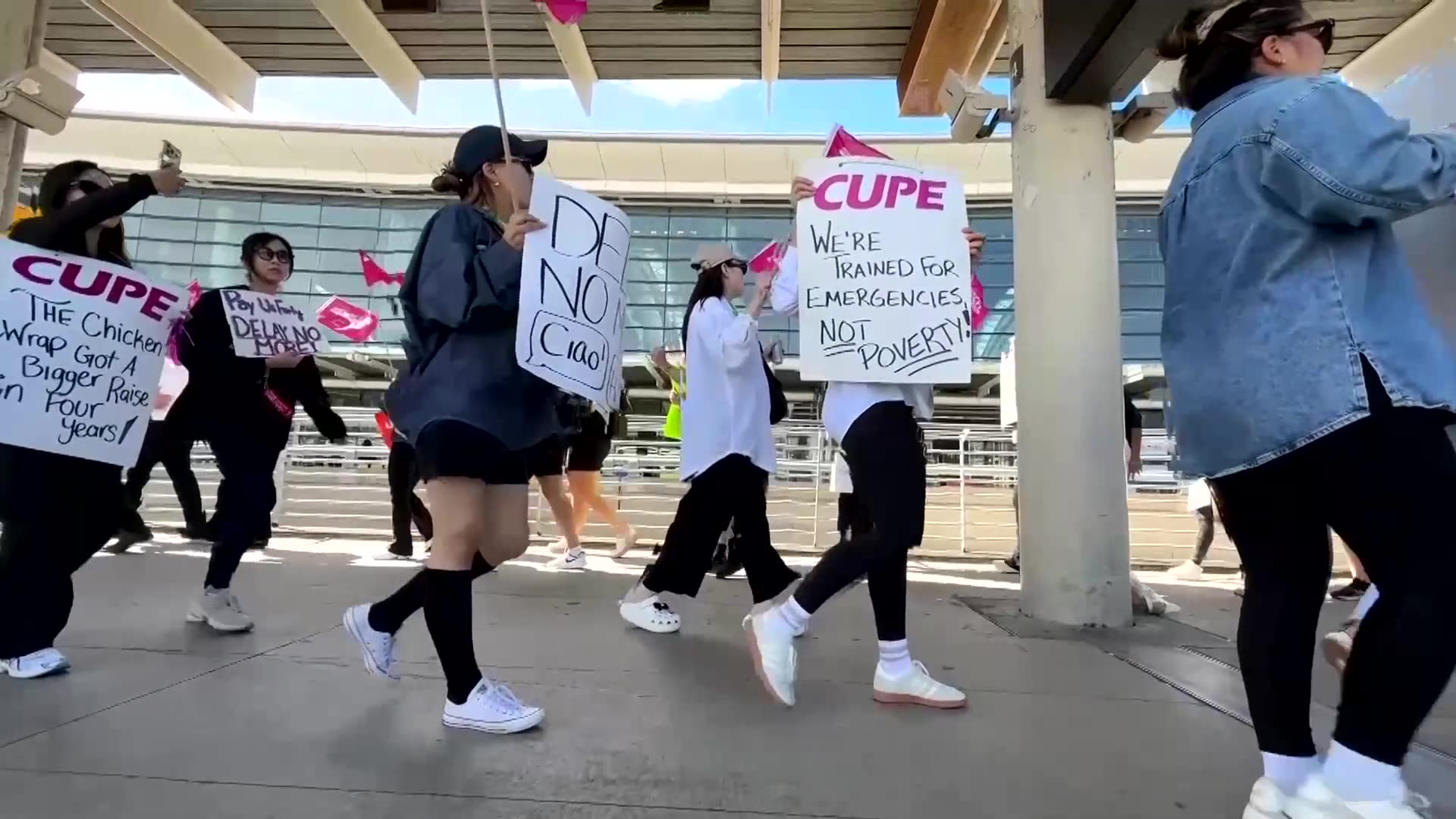 Air Canada to resume service as flight attendants union end strike