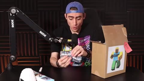 I BOUGHT THE RAREST ROBLOX MYSTERY BOX!