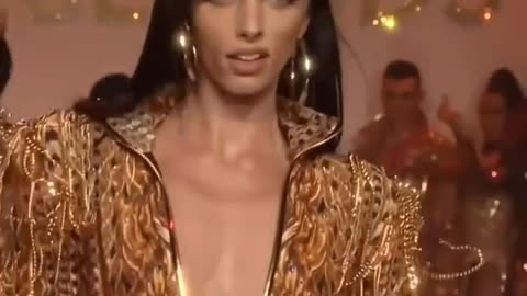 Warning, beauties on the catwalk
