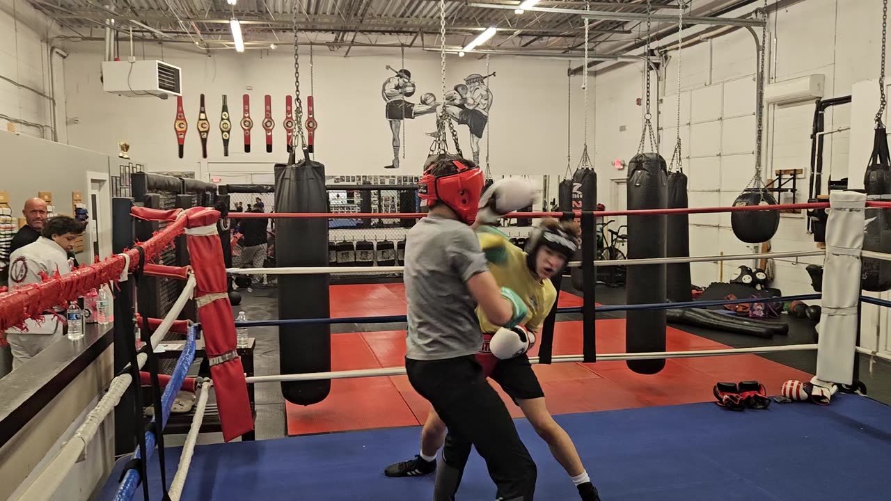 Joey sparring Myles RD 1. 4/2/25