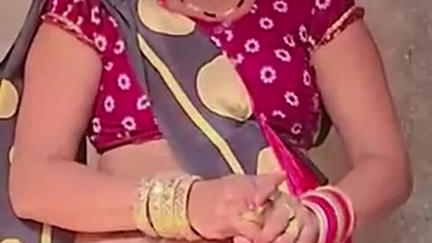 Dekho to dudh wale ka phone a raha hai