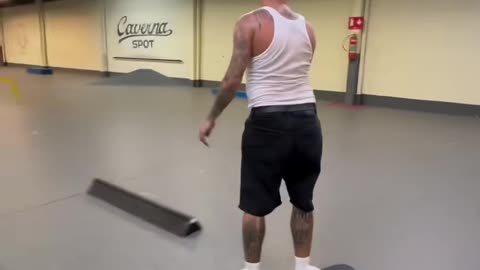 🙌🛹 Luan Oliveira's Smooth Style! You Can't Help But Watch! | SkateNation