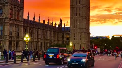London 🇬🇧 red bus 🚌