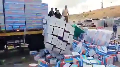 Israeli settlers attack and destroy Gaza-bound aid amid Israel's ongoing starvation campaign