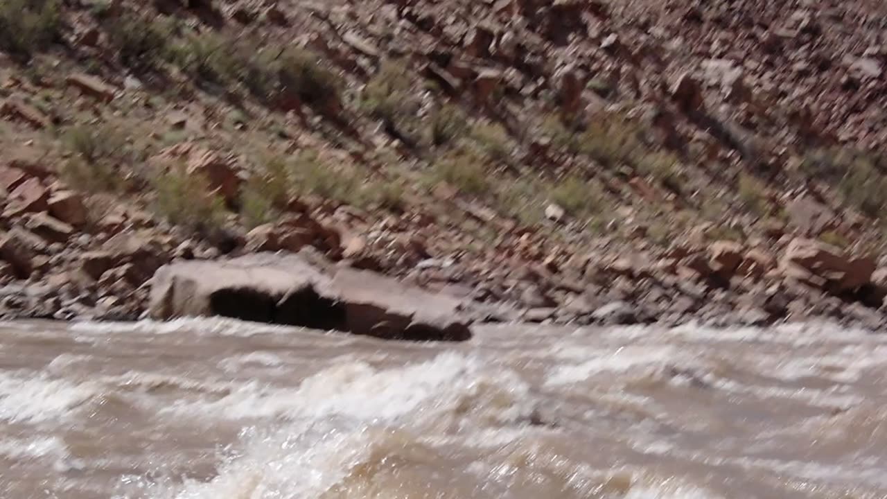 Traversing the Chute Rapids, Cataract Canyon, Utah