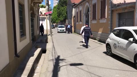 Krim brenda familjes/ Turisti vret bashkëshorten në Shkodër, qëllon edhe veten