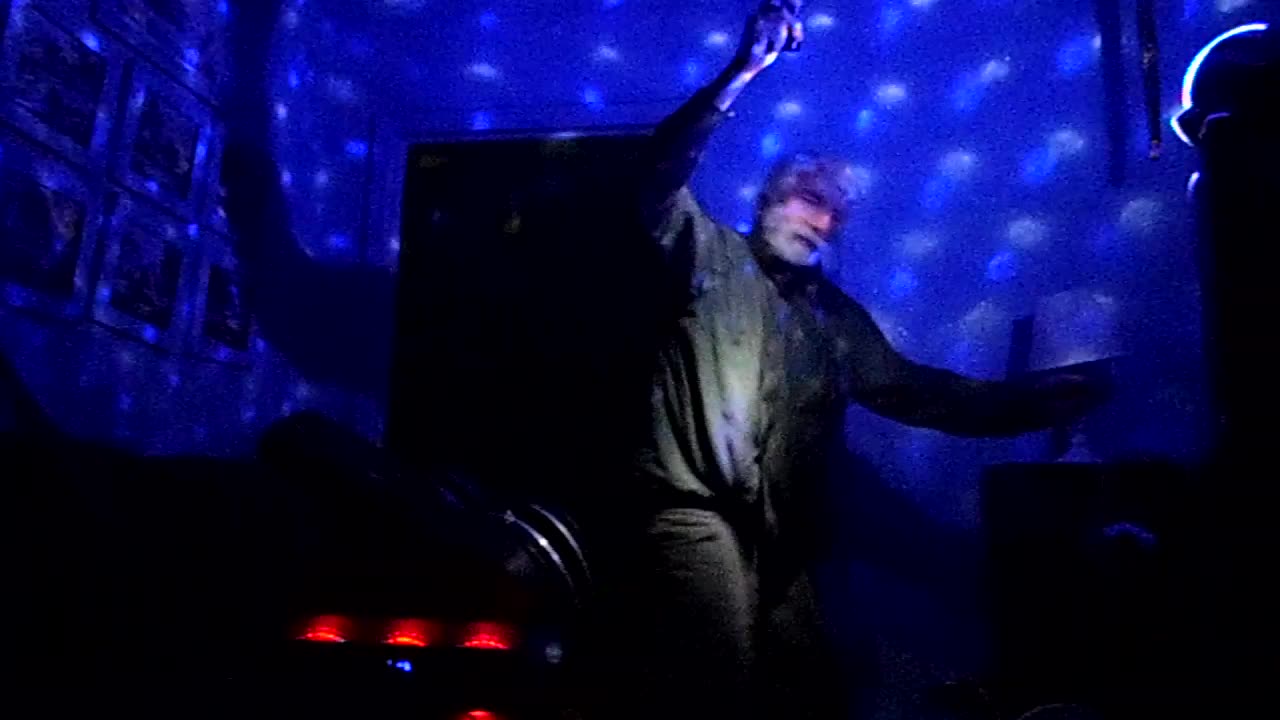DANCING DRUM SINGING GUITAR SONG