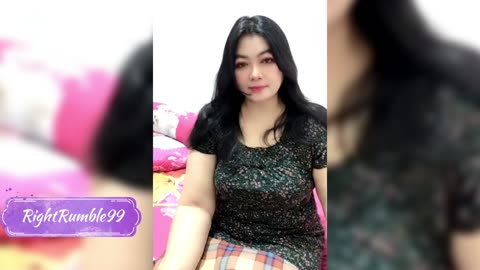 THIS FAT WOMAN PLAYS HERSELF ONLINE @1