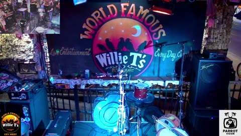 LIVE Music Everyday!