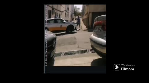 Presencia policial esta mañana en mi barrio. Contexto: Desconocido