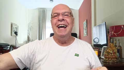 Consórcio de mídia começa a fritar o careca