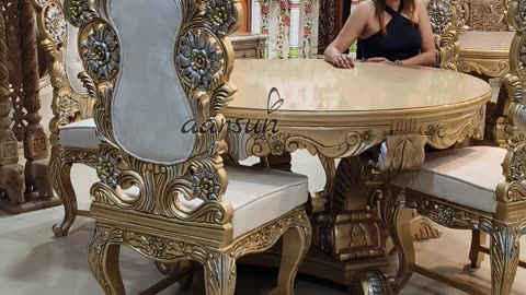 Dining table in teak wood