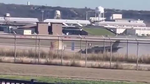 Pilot Ejects From F-35B During Failed Vertical Landing at NAS JRB Fort Worth