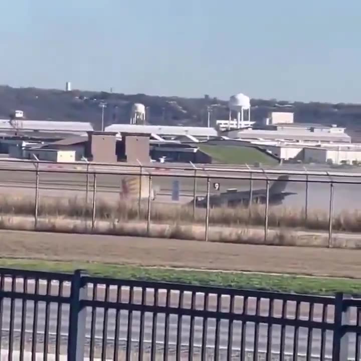 Pilot Ejects From F-35B During Failed Vertical Landing at NAS JRB Fort Worth