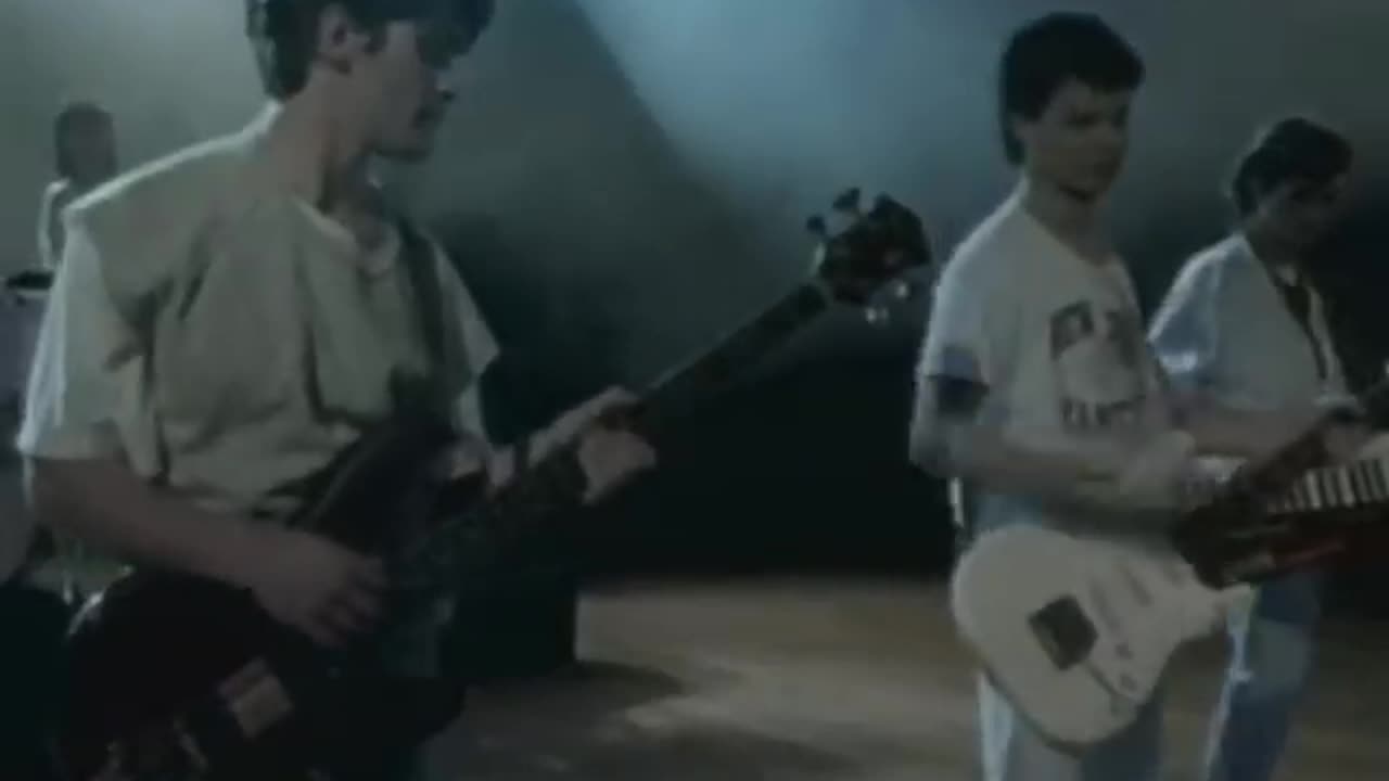 Pseudo Echo - Funkytown (480p)