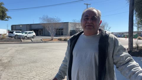 Raw Unedited Clip interview an illegal alien who has been in America for 1 year. no subtitle.