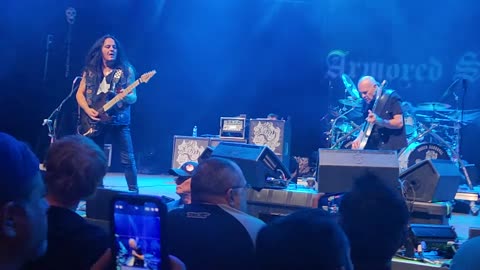 Armored saint ( live)