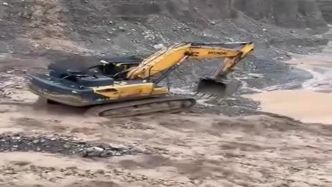Seconds Before Disaster - Dramatic Footage of a Serious Landslide