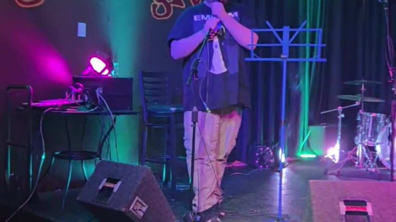 STAND UP COMEDY: IMPROV ROASTS