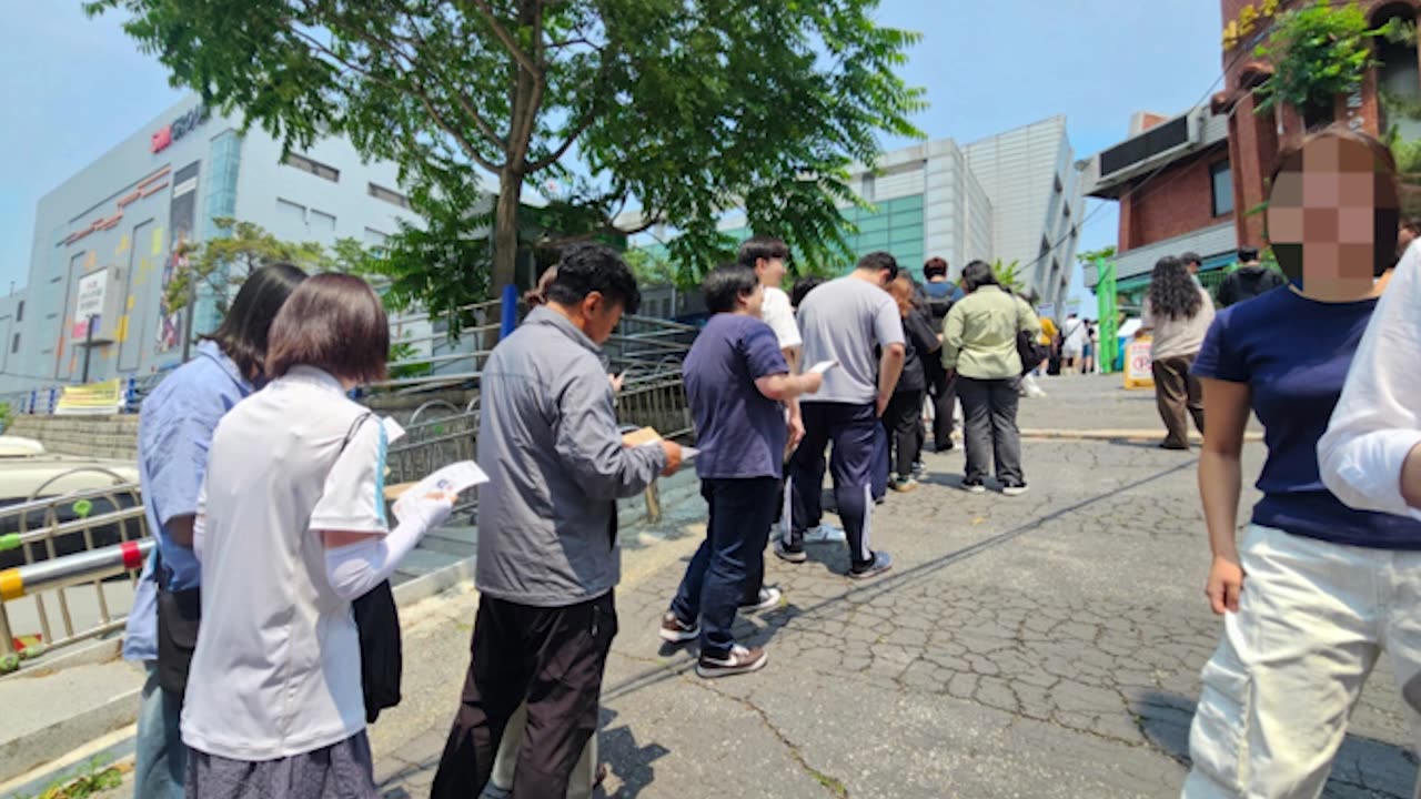 [긴급] 사전투표 충격현장..투표용지 들고 밥먹고 왔다고??