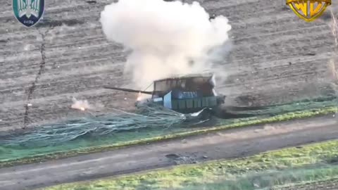 💥 Destruction of two Russian tanks by "Wormbusters" drone pilots!