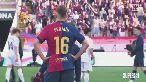 Fermin Lopez comforted by Lewandowski & 2 more Barca players after El Clasico clash