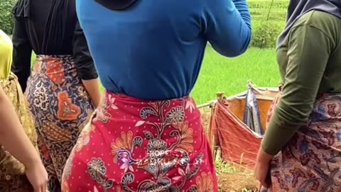 The STUNNING! Neng Milah lagi vlog sebelum guyang