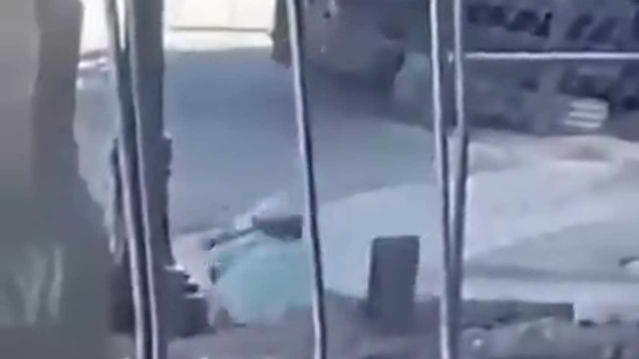 THERE IS AN ENTIRE WORLD UNDER OUR FEET 🕳 AND GUESS WHO JUST FOUND THAT OUT⁉️