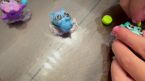 Kids Reacting to Hatchimals Rainbow Hatchery