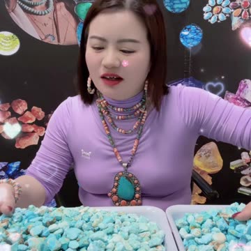 250611-4 Turquoise Rough: Geological Blind Box Challenge in Palm