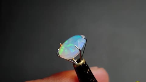 Ethiopian Welo Opal: A Dazzling Play of Light